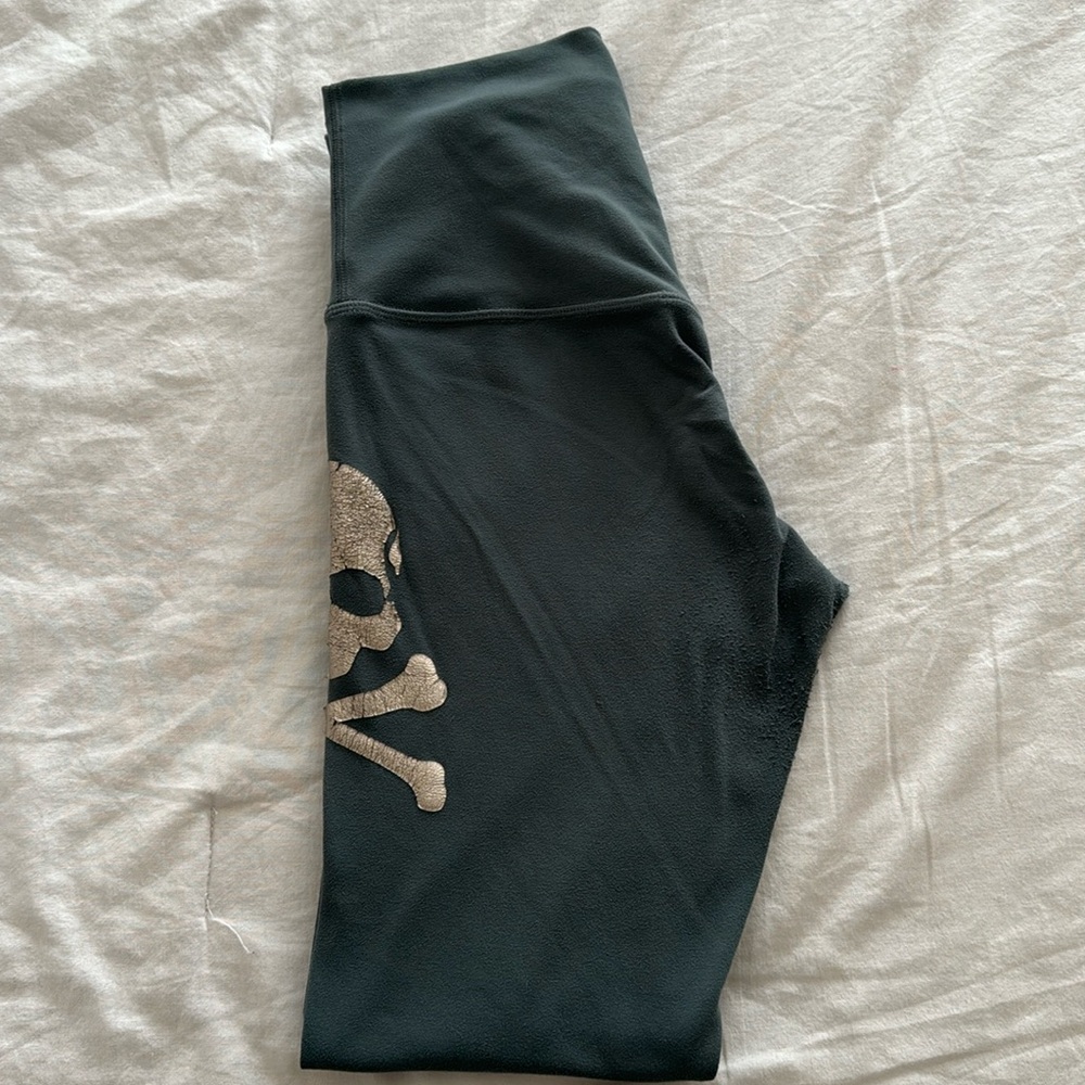Lululemon align 25” with SoulCycle skull